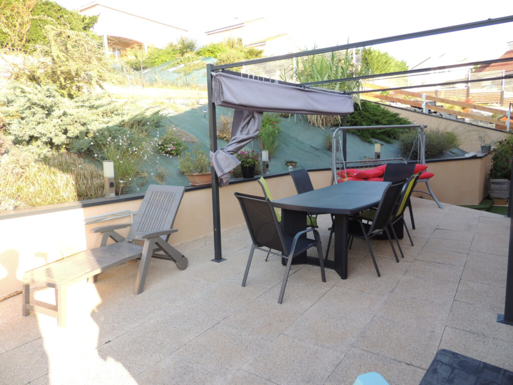   – 7 pièces – 4 chambres – NR  – 131 m²