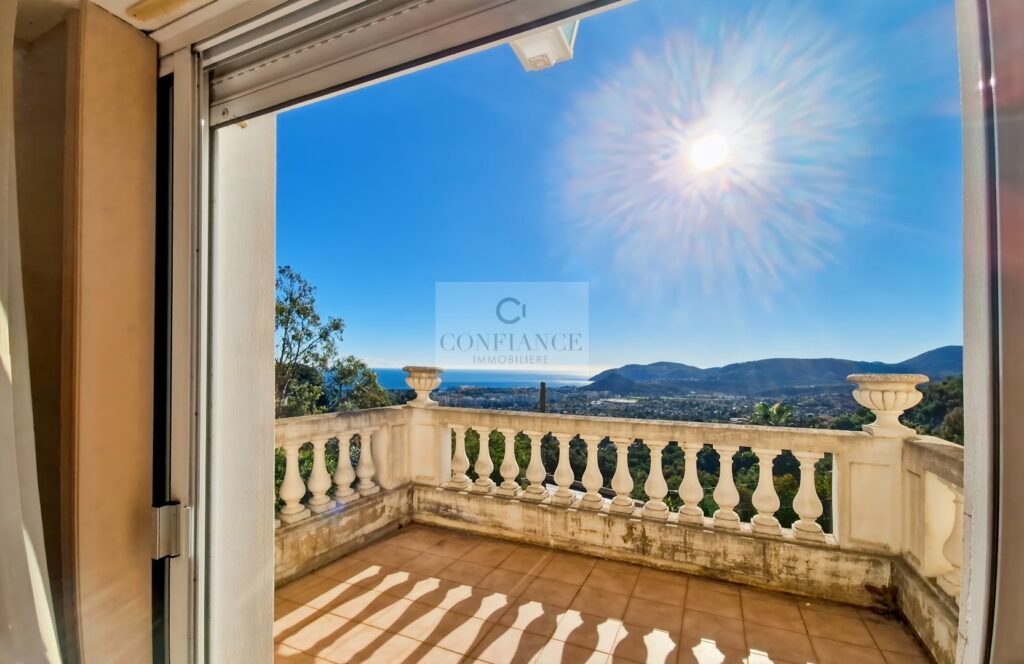 Maison – 6 pièces – 4 chambres – 308 m²