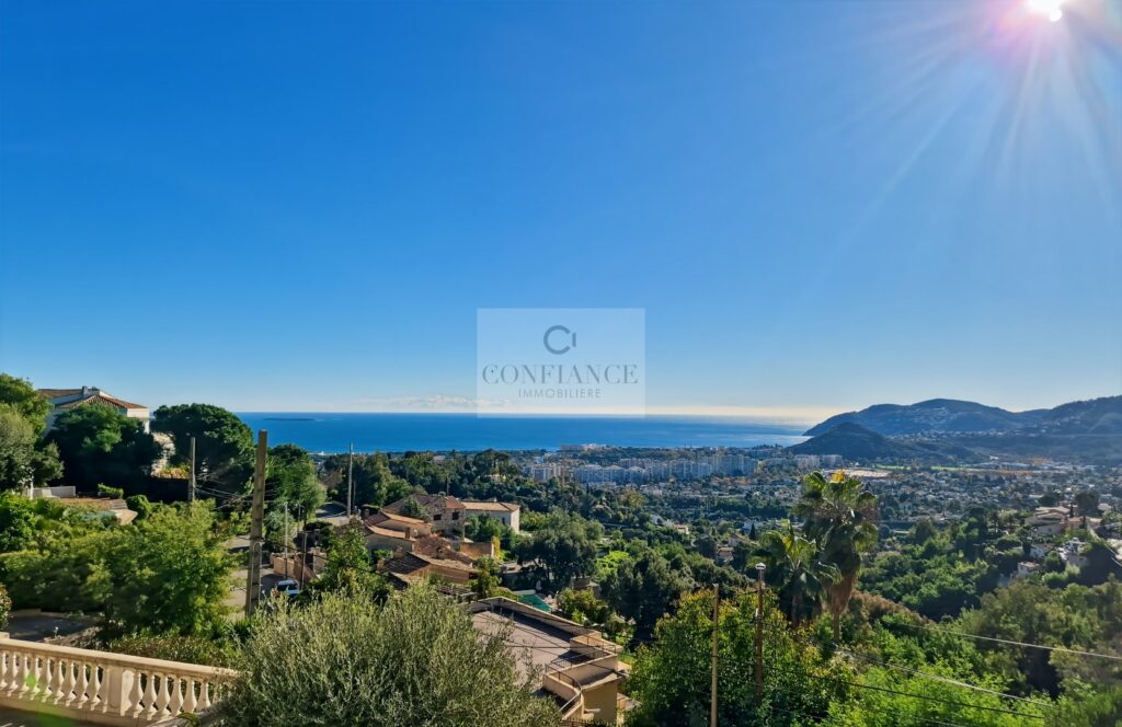 Maison – 6 pièces – 4 chambres – 308 m²