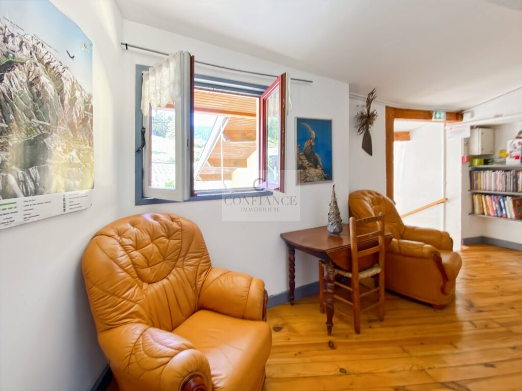 Maison et terrain – 14 pièces – 13 chambres – 10  – 400 m²