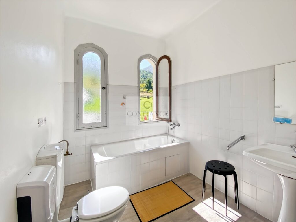 Maison et terrain – 14 pièces – 13 chambres – 10  – 400 m²