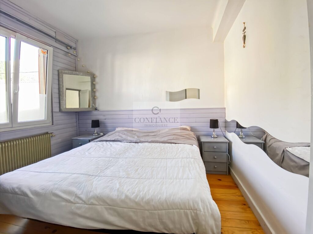 Maison et terrain – 14 pièces – 13 chambres – 10  – 400 m²