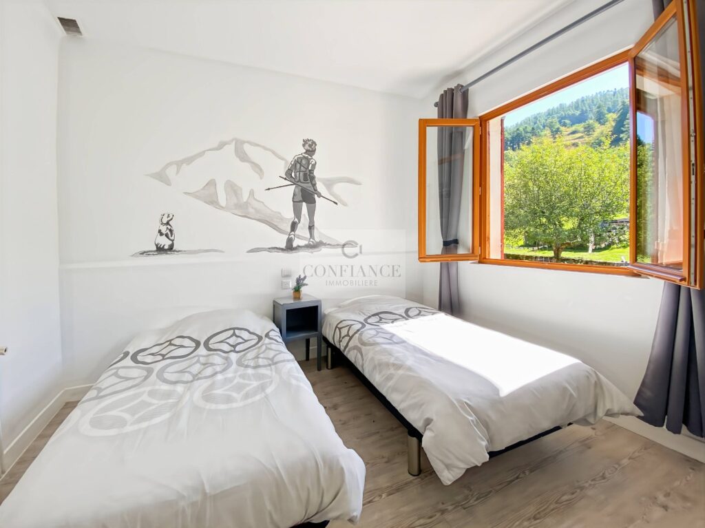 Maison et terrain – 14 pièces – 13 chambres – 10  – 400 m²