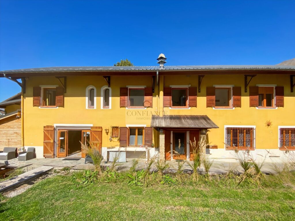 Maison et terrain – 14 pièces – 13 chambres – 10  – 400 m²