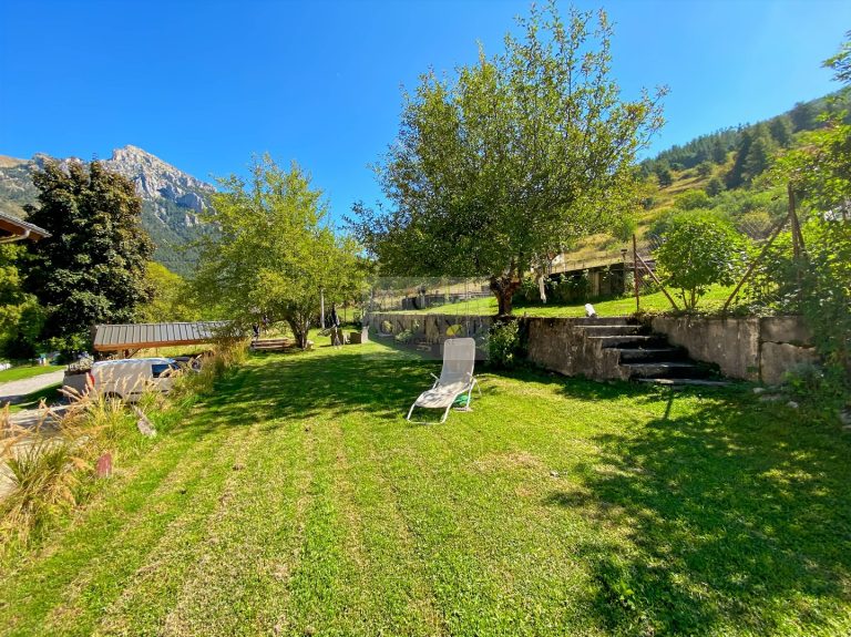 Maison et terrain – 14 pièces – 13 chambres – 400 m²