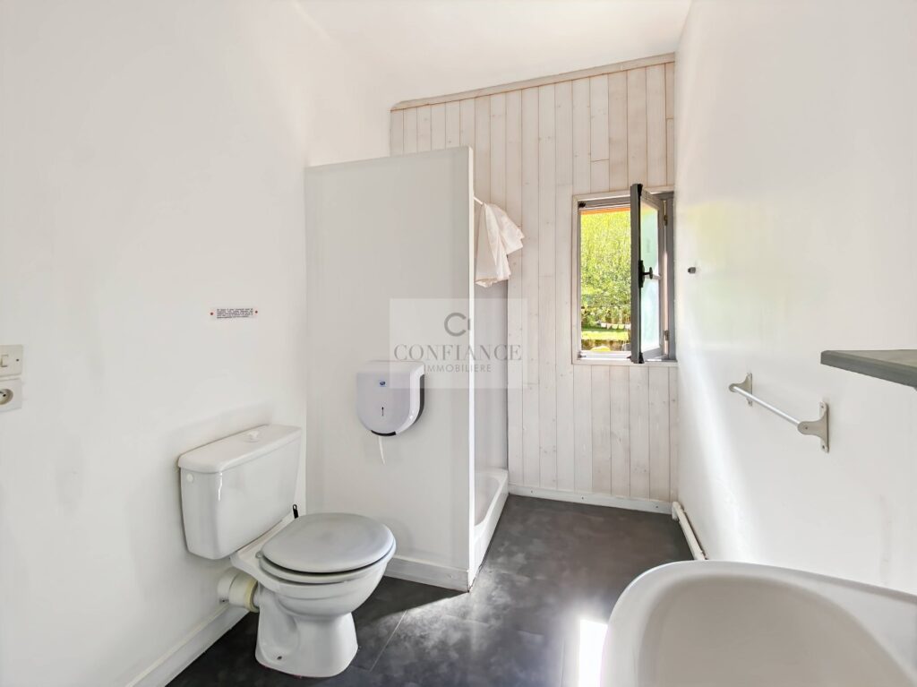 Maison et terrain – 14 pièces – 13 chambres – 10  – 400 m²