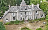 PLOUGONVELIN, JOLI MANOIR AU CŒUR DE SON PARC ARBORÉ AVEC DÉPENDANCE – 10 pièces – 5 chambres – NR  – 294 m²