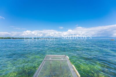 SUPERBE VILLA PIEDS DANS L&rsquo;EAU – 10 pièces – 6 chambres – 522 m²