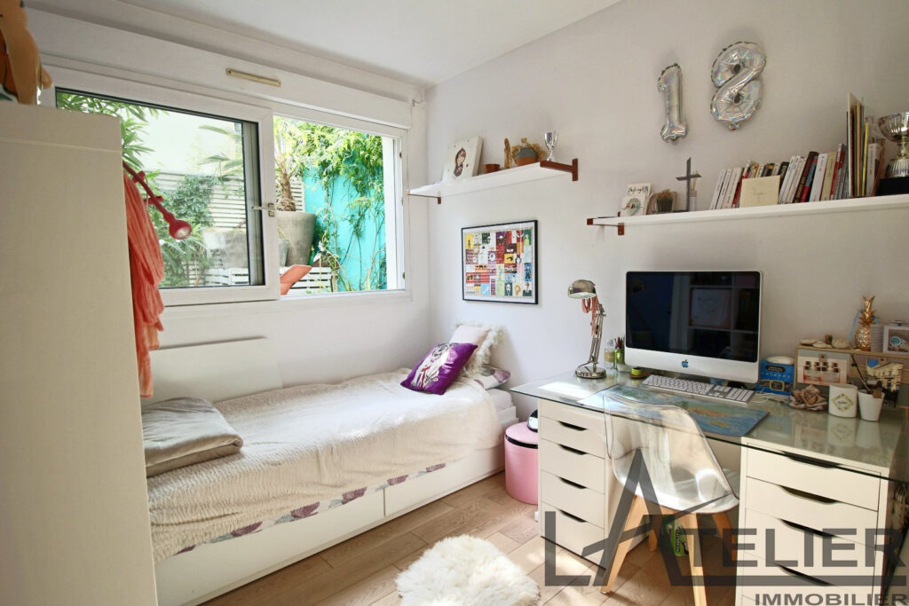 EXCLUSIVITÉ – BOULOGNE RUE TRAVERSIERE – APPARTEMENT COMME U – 4 pièces – 3 chambres – NR  – 79 m²