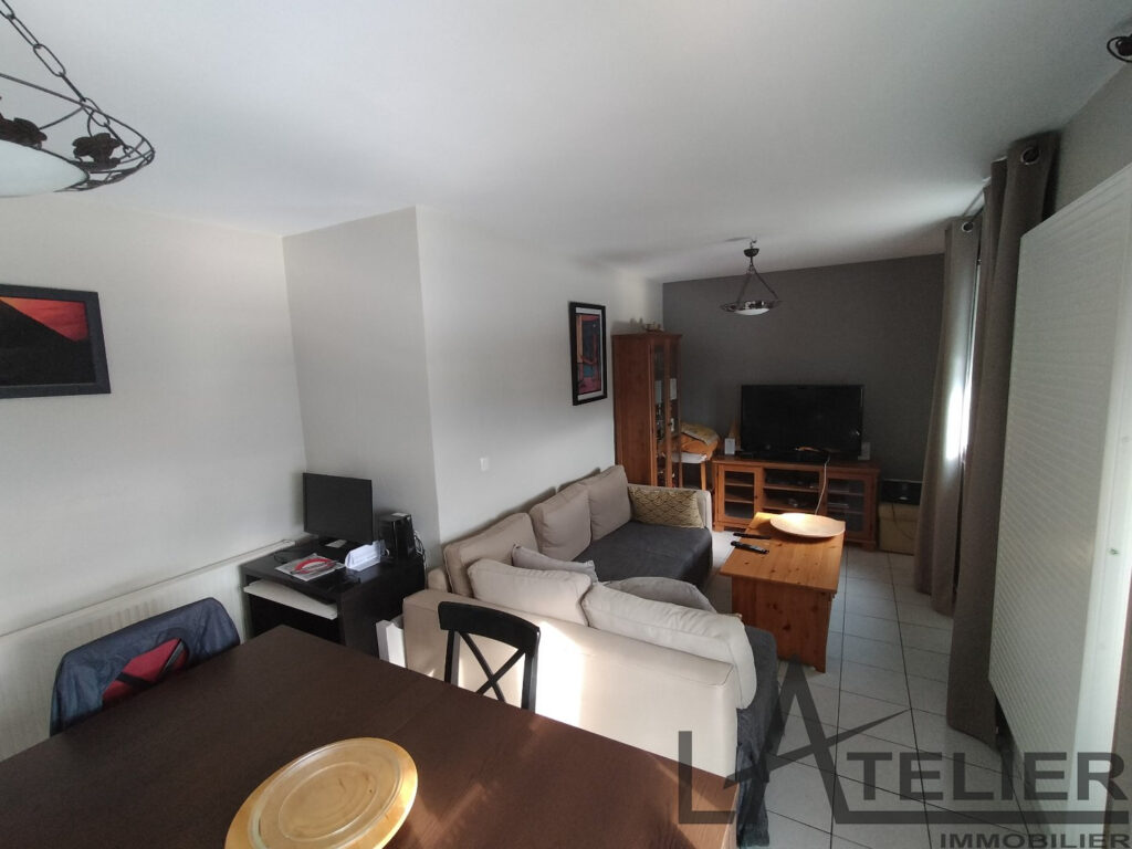 Dernier étage vue dégagée. – 4 pièces – 3 chambres – NR  – 72.79 m²