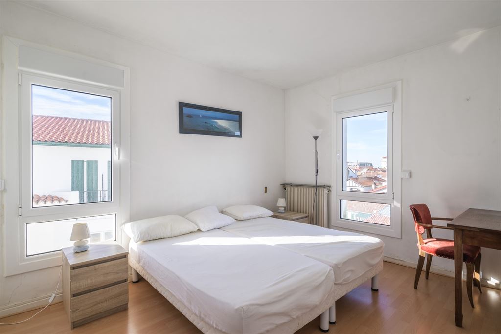 Dernier étage avec vue en plein centre de Saint-Jean-de-Luz – 4 pièces – 3 chambres – 16  – 105 m²