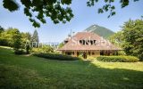 Propriété d’exception avec vue sur le lac, les montagnes et le château de Menthon Saint Bernard – 10 pièces – 5 chambres – 242 m²