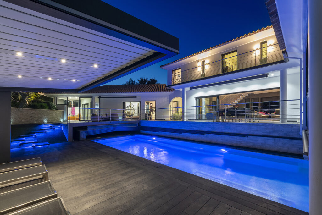 Superbe villa contemporaine aux prestations haut de gamme – 8 pièces – 4 chambres – 4  – 245 m²