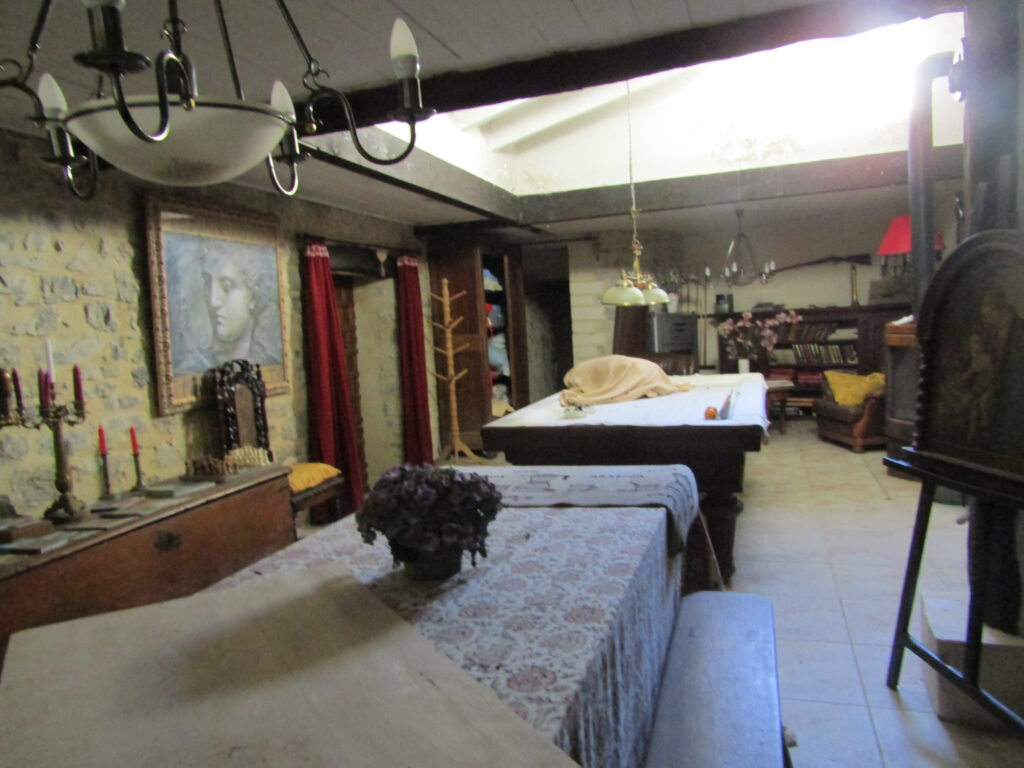 Maison d’hôtes Sainte Jalle 26110 – 12 pièces – 8 chambres – NR  – 330 m²