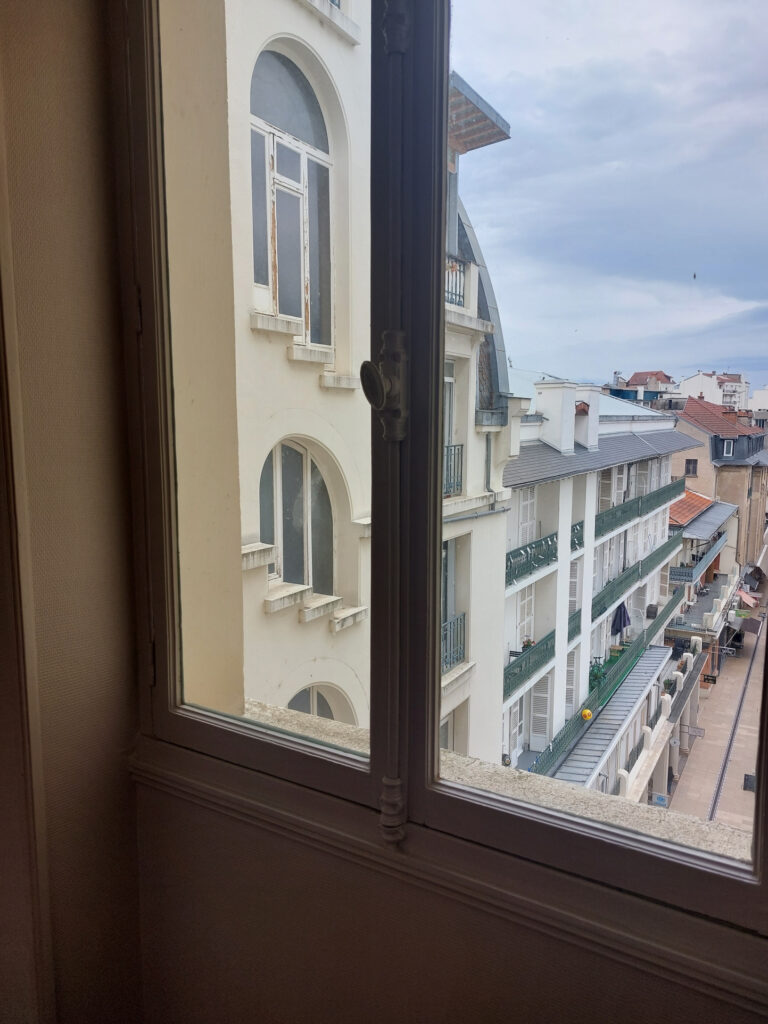 Appartement exceptionnel en vente avec réserve du droit d’us – 4 pièces – 2 chambres – 6  – 150 m²