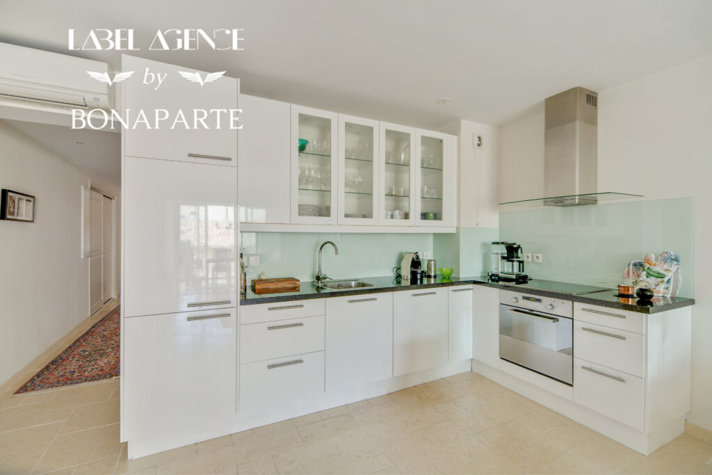 Appartement T3 de charme dans une résidence de standing en c – 3 pièces – 2 chambres – 4  – 68 m²