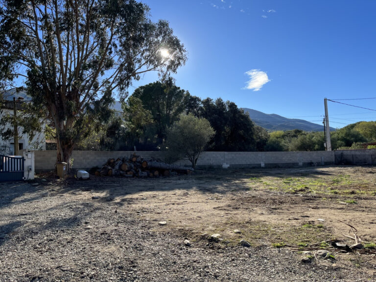 Terrain constructible viabilisé – NR pièces – NR chambres – 710 m²