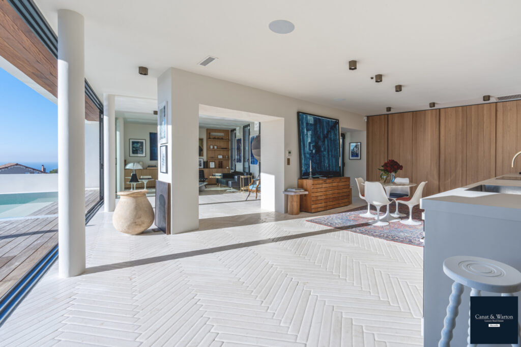 A Vendre, Maison d’Architecte de 333 m2 avec Terrasse et Pis – 10 pièces – 7 chambres – 6  – 333 m²