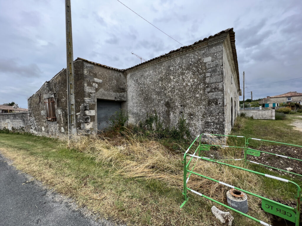 Chai, proche Meschers 220 m2 – 4 pièces – 1 chambre – 2  – 220 m²