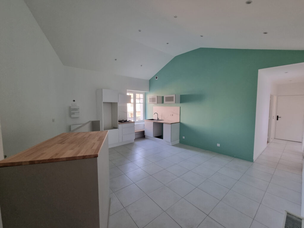 maison centre ville avec petit extérieur – 4 pièces – 2 chambres – 6  – 76 m²