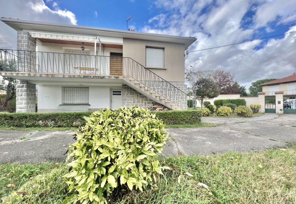 Maison ROIFFIEUX 137 m2 – 5 pièces – 4 chambres – 6  – 137 m²