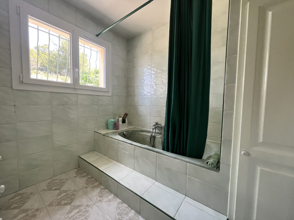 MAISON DE TYPE 4 119M2 MARTIGUES JONQUIÈRES – 4 pièces – 3 chambres – NR  – 119 m²