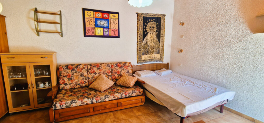 COUSTOUGES – MAISON DE PLAIN-PIED AVEC DEPENDANCE  – 4 pièces – 3 chambres – 6  – 75 m²