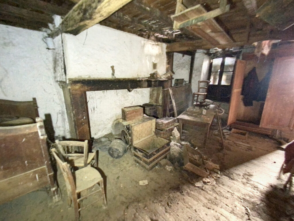 Maison Ercé 3 pièces 86 m2 – 3 pièces – 1 chambre – 6  – 86 m²