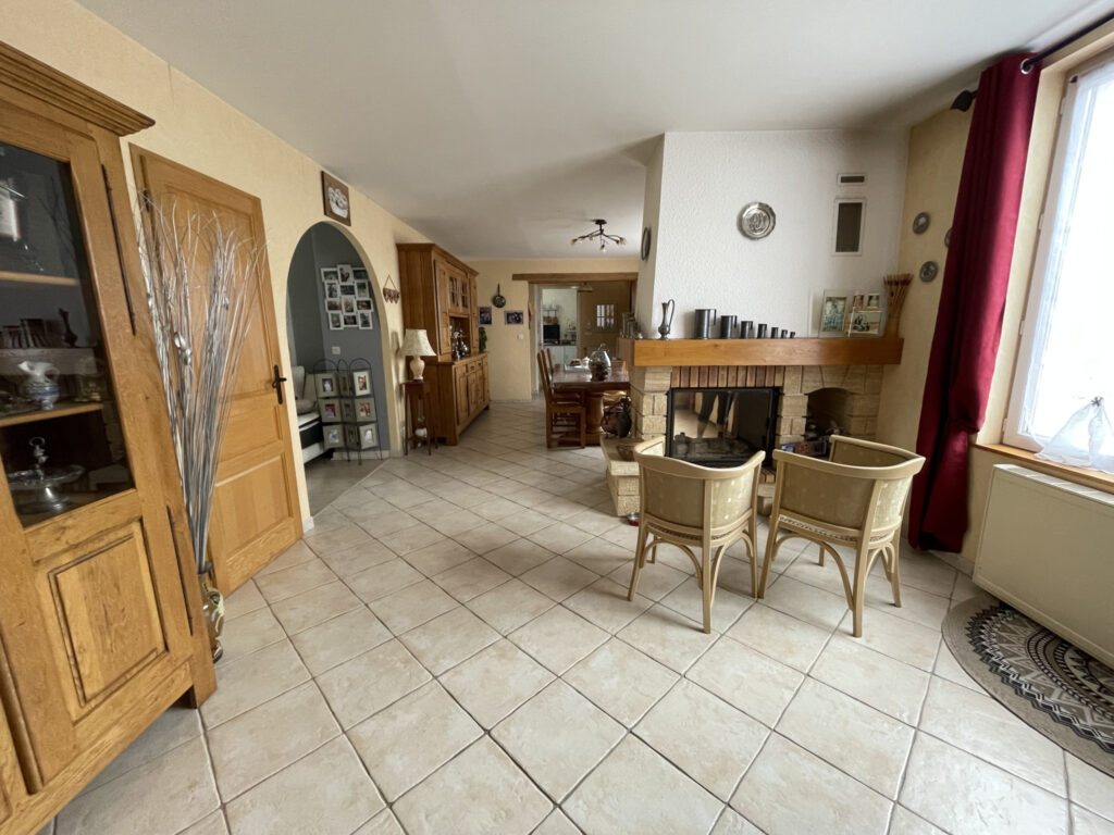 Maison individuelle accompagnée d’un logement indépendant et – 8 pièces – 4 chambres – 4  – 166 m²