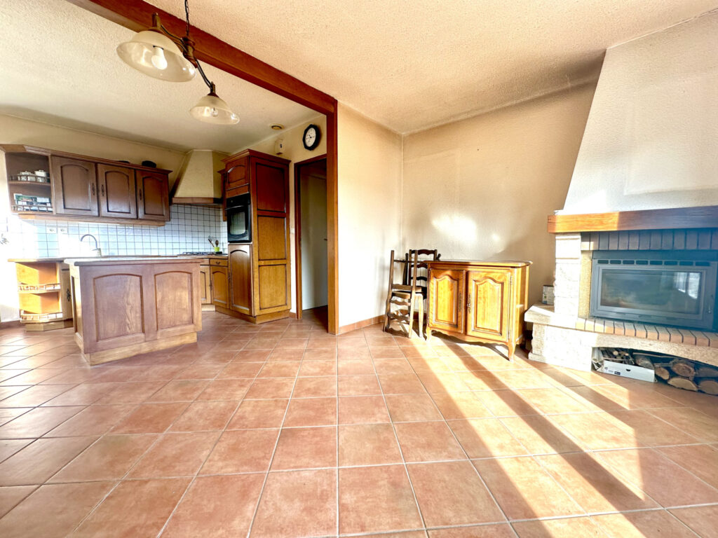 Maison individuelle de 80m2 habitables sur 935m2 de terrain  – 4 pièces – 3 chambres – NR  – 80 m²