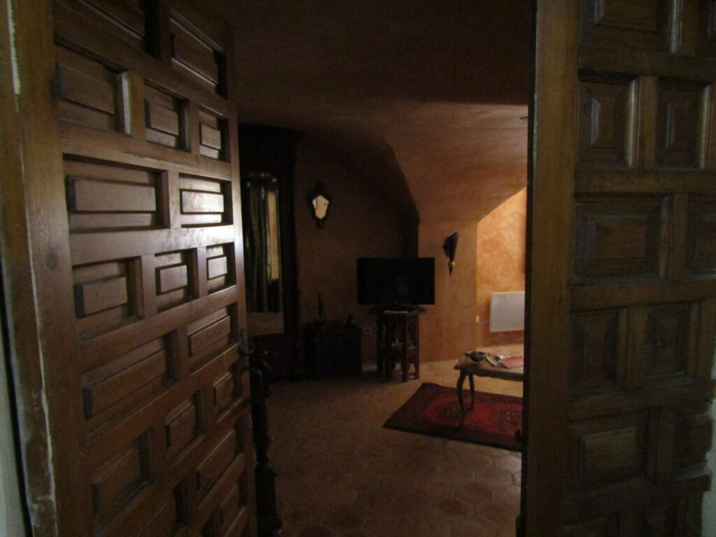 Maison d’hôtes Sainte Jalle 26110 – 12 pièces – 8 chambres – NR  – 330 m²