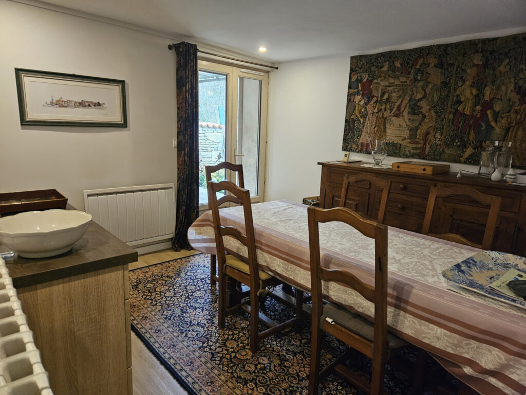 MAISON EN PIERRE LA GARETTE AU BORD DE L EAU – 3 pièces – 2 chambres – 6  – 94 m²