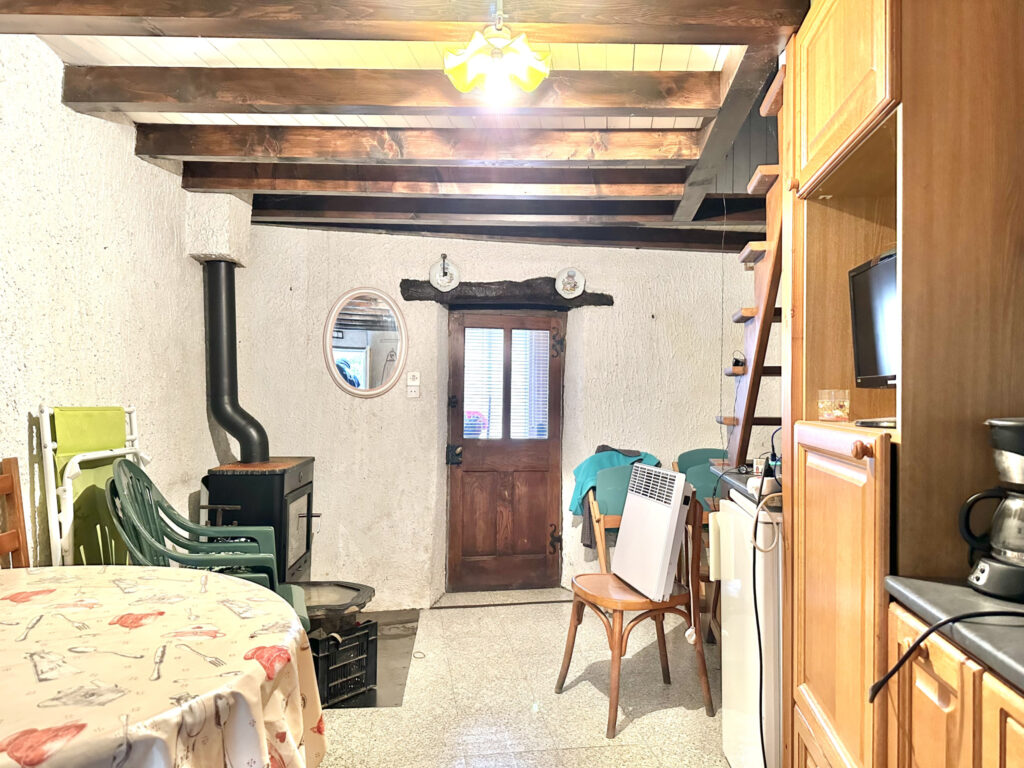 Maison de village 3 pièces 35m2 – 3 pièces – 2 chambres – NR  – 35 m²