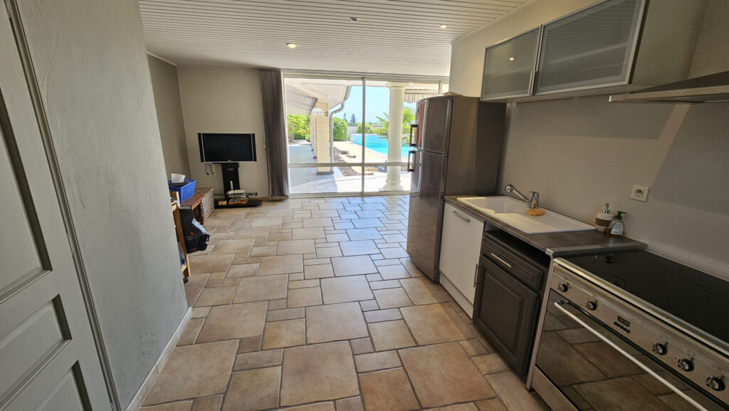 Maison sur les hauteurs de Frans – 11 pièces – 5 chambres – 2  – 323.28 m²