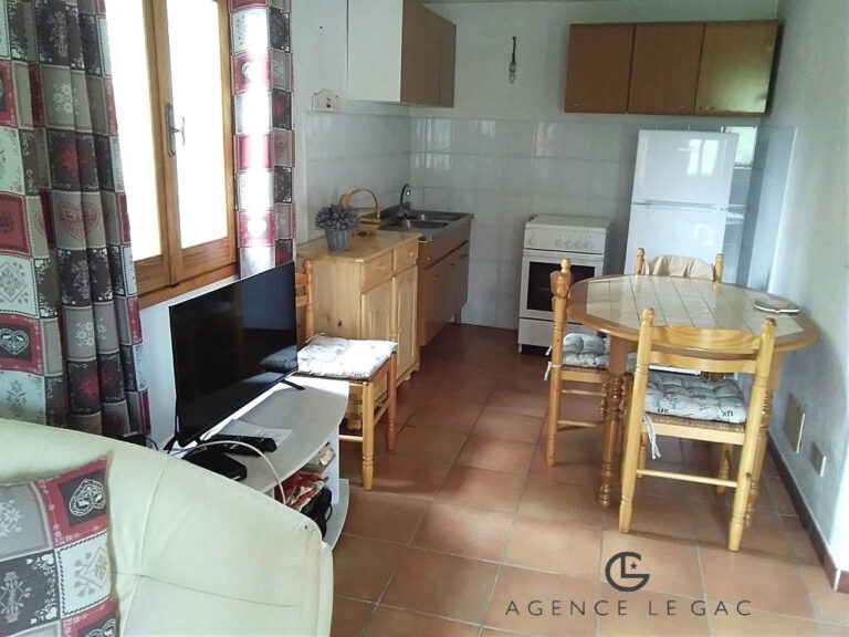 Villa individuelle avec jardin et vue montagnes  – 4 pièces – 3 chambres – 73 m²