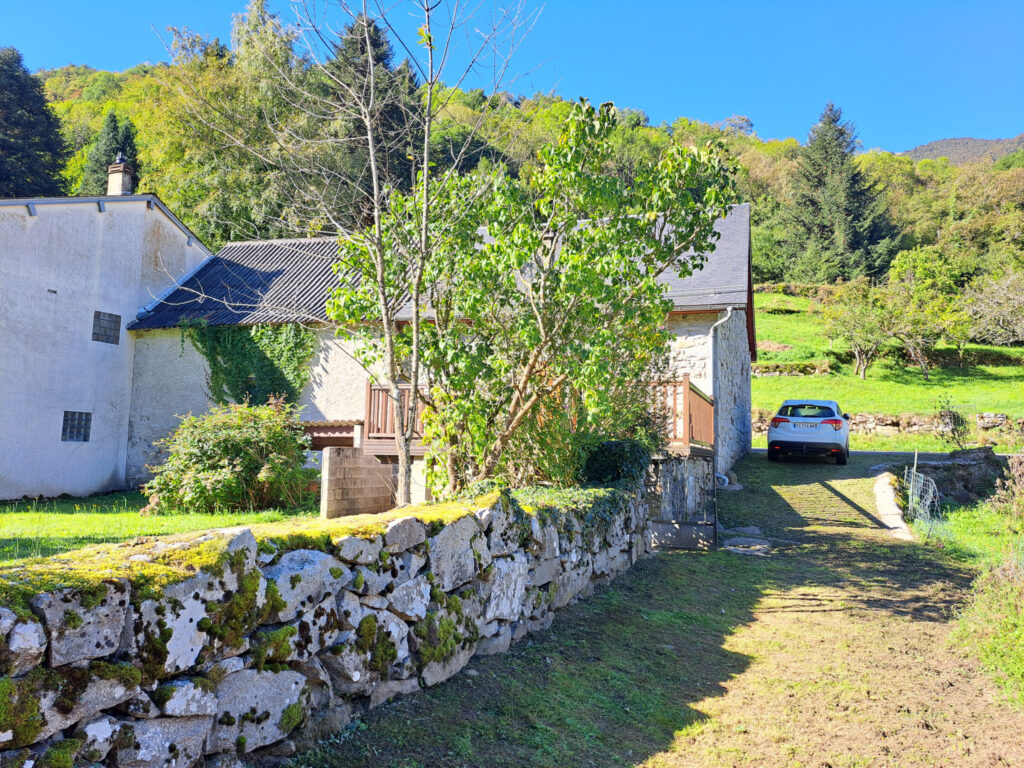 Maison typique de la vallée avec jardin  – 3 pièces – 2 chambres – 6  – 80 m²