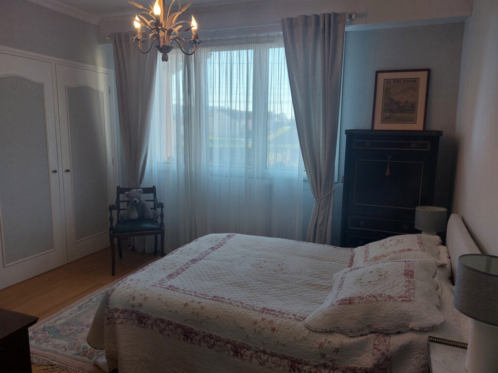 Quartier résidentiel sortie Vichy – 8 pièces – 4 chambres – 6  – 200 m²