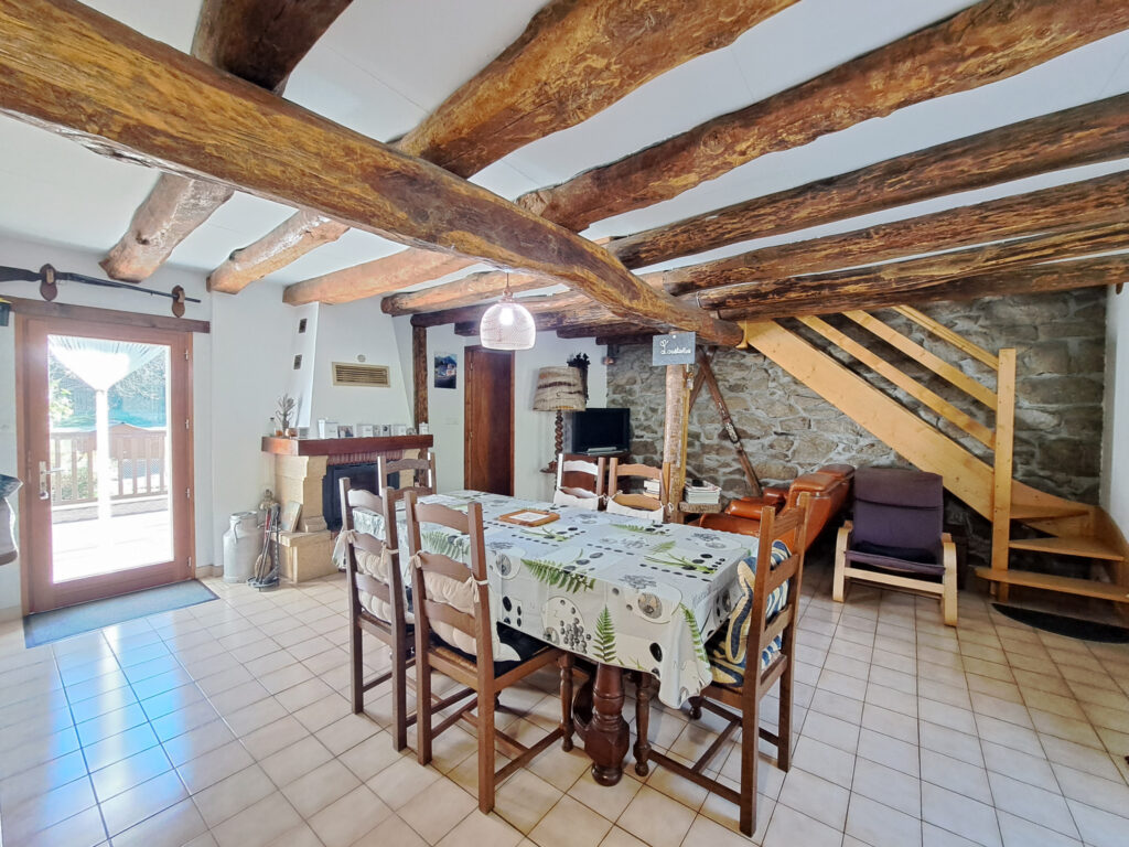 Maison typique de la vallée avec jardin  – 3 pièces – 2 chambres – 6  – 80 m²