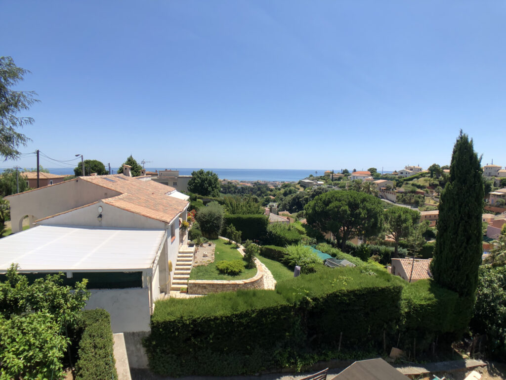 Saint Laurent du Var – Villa individuelle 6 pièces + atelier – 6 pièces – 4 chambres – NR  – 162 m²