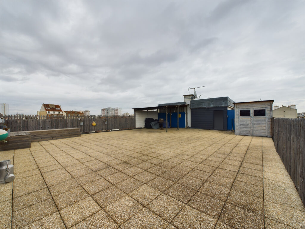 Appartement 5 pièces avec terrasse  – 5 pièces – 3 chambres – 6  – 135 m²