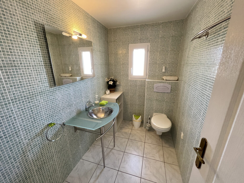 VILLA DE STANDING AVEC PISCINE QUARTIER MARAVAL CAP D’AGDE – 6 pièces – 4 chambres – 6  – 180 m²