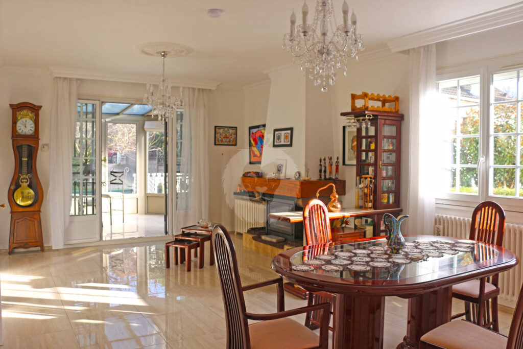 Maison 230m2 à proximité du RER A, écoles et parcs – 7 pièces – 4 chambres – 6  – 230 m²