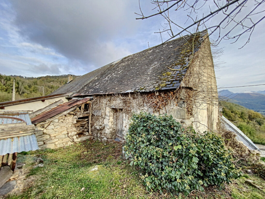 Maison Ercé 3 pièces 86 m2 – 3 pièces – 1 chambre – 6  – 86 m²