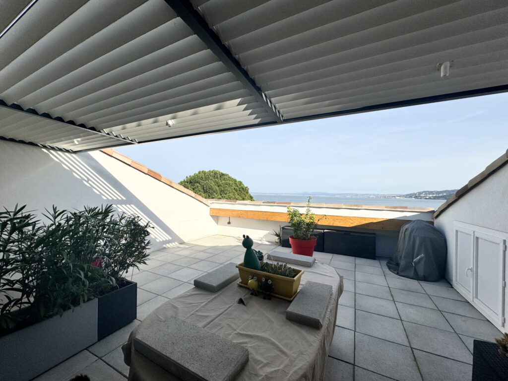 Duplex 4 pièces 120 m2 vue étang MARTIGUES – 4 pièces – 2 chambres – NR  – 120 m²