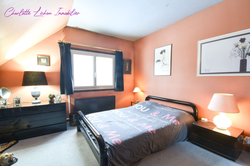 Maison en viager – Bouquet sans rente – 200 m2 habitable – 3 – 8 pièces – 4 chambres – 6  – 200 m²