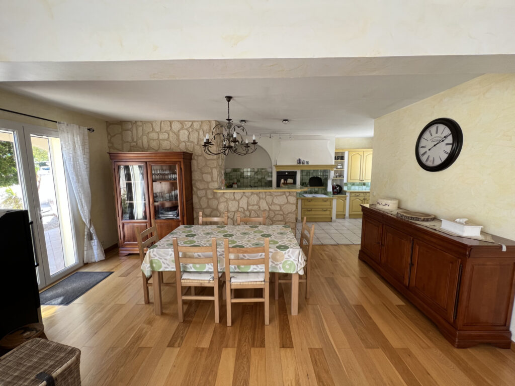 VILLA DE STANDING AVEC PISCINE QUARTIER MARAVAL CAP D’AGDE – 6 pièces – 4 chambres – 6  – 180 m²