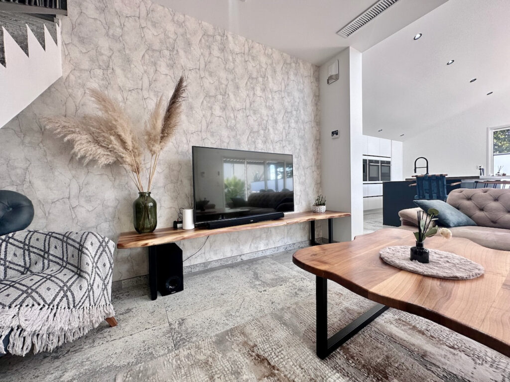 VILLA PRESTATION HAUT DE GAMME DANS LES HAUTEURS DE SALAISE  – 6 pièces – 5 chambres – 6  – 165 m²