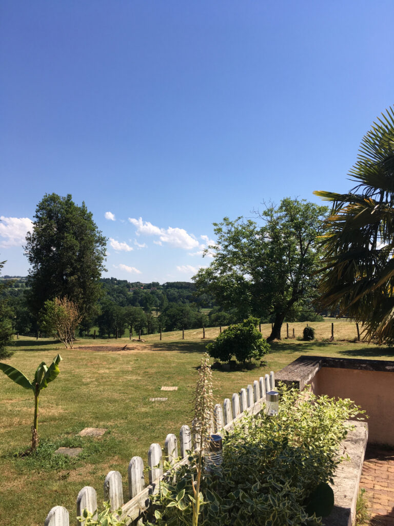 BELLE MAISON SUR LES HAUTEURS DE MAURS  – 6 pièces – 4 chambres – 6  – 252 m²