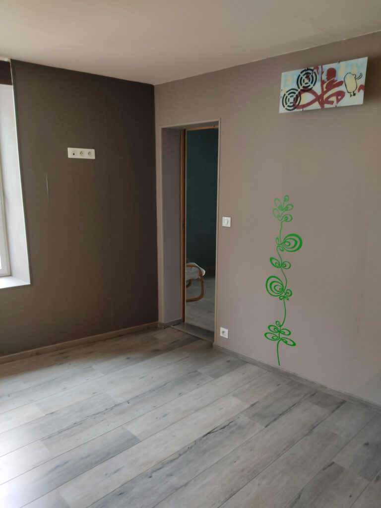 Maison de bourg de 120m2 habitables – 6 pièces – 4 chambres – NR  – 120 m²