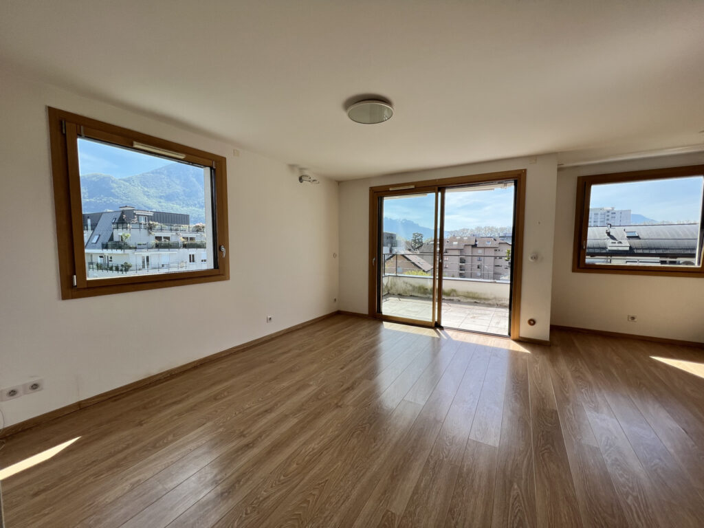 Récent Standing, Triangle d’Or, appartement de type 3 avec b – 3 pièces – 2 chambres – NR  – 65.52 m²